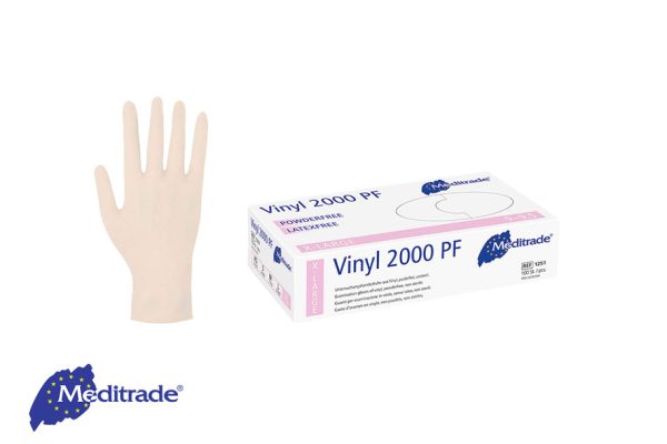Puppenhand präsentiert die Meditrade Vinyl 2000 PF – Puderfreier Einmaluntersuchungshandschuh aus Vinyl daneben die Verpackung